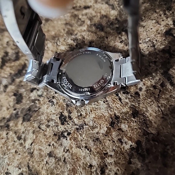 Women's Fossil Watch -  Silver Band, Rhinestone Bezel, and Green Face - Picture 3 of 3